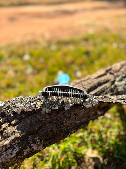 Grooming & Deshedding Brush
